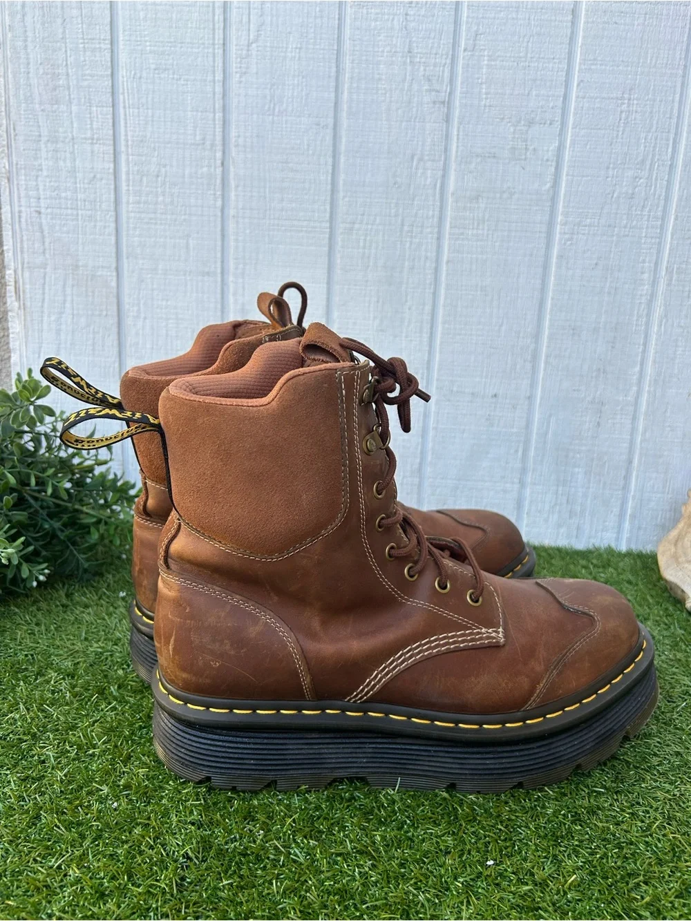 Dr. martens ZEBZAG SUEDE & LEATHER CASUAL LACE UP BOOTS men size 11 gently used
